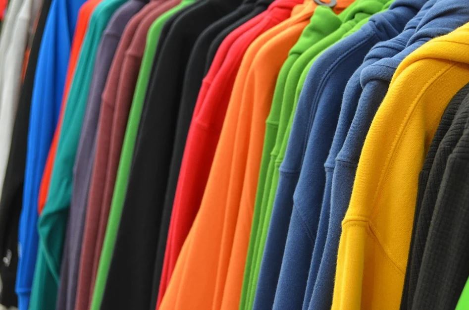 Reklamní textil ovlivňuje veřejné mínění
